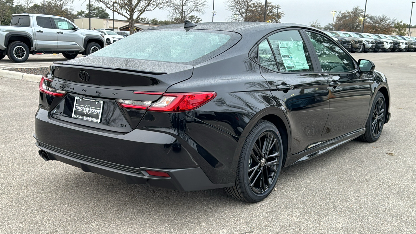 2025 Toyota Camry SE 8