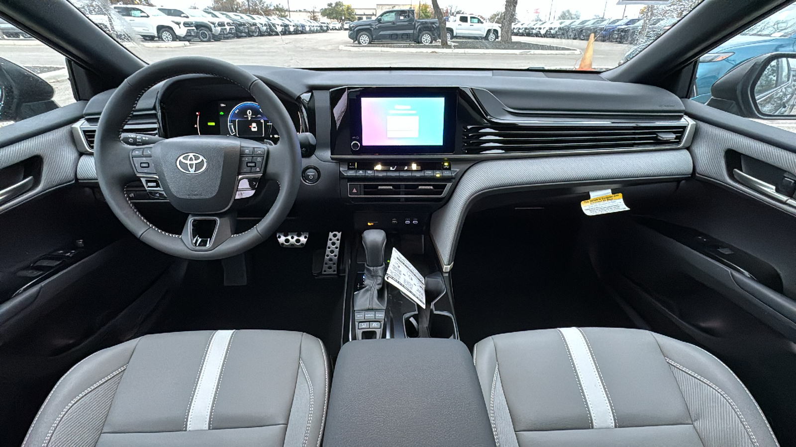 2025 Toyota Camry SE 17