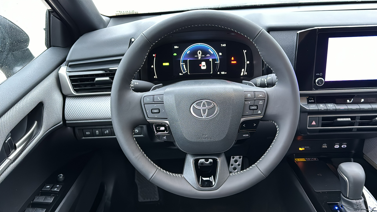 2025 Toyota Camry SE 18