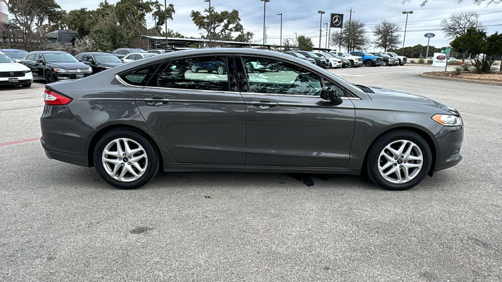 2016 Ford Fusion SE 8