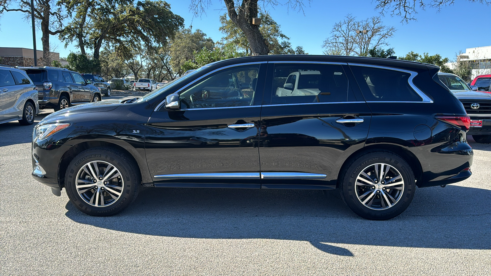 2018 INFINITI QX60 Base 4