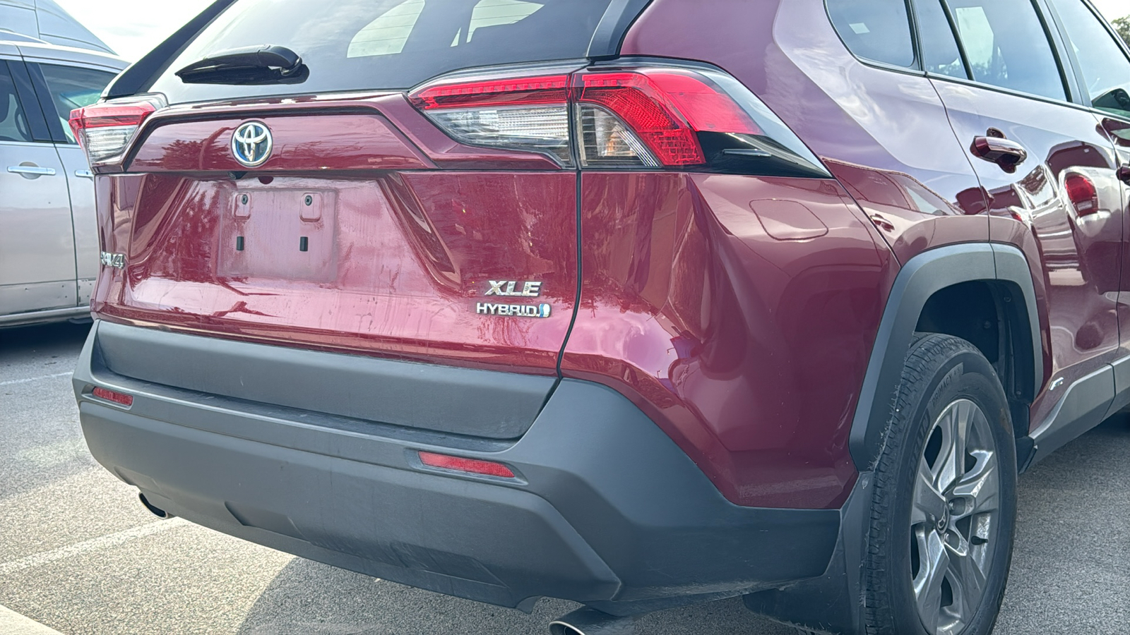 2024 Toyota RAV4 Hybrid XLE 8