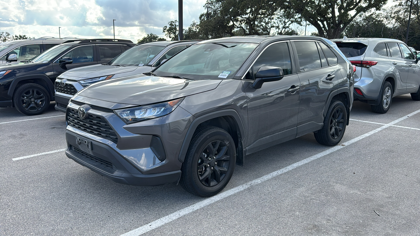 2022 Toyota RAV4 LE 3