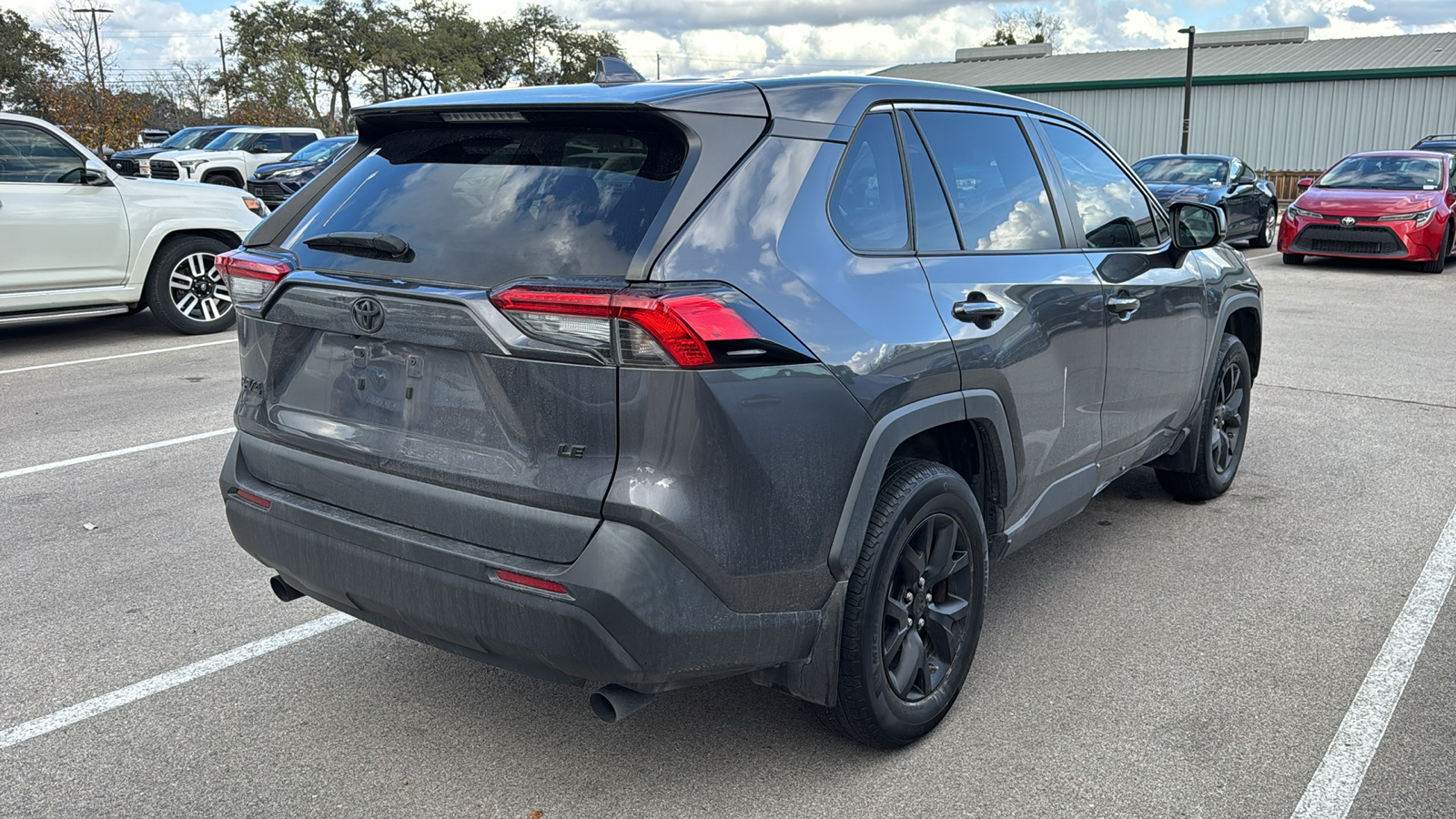 2022 Toyota RAV4 LE 5