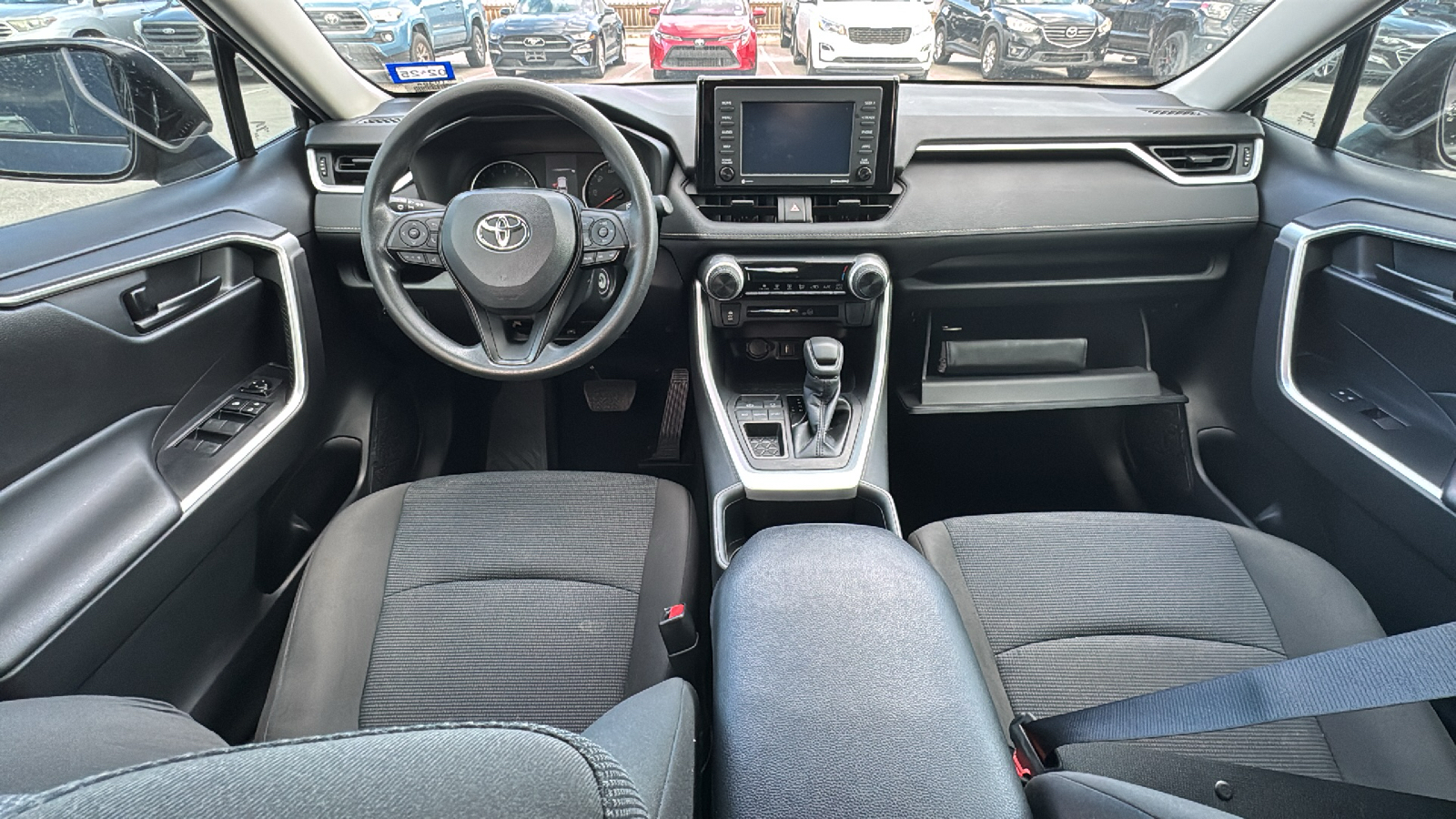 2022 Toyota RAV4 LE 9