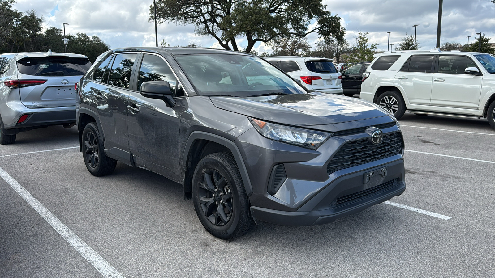 2022 Toyota RAV4 LE 11