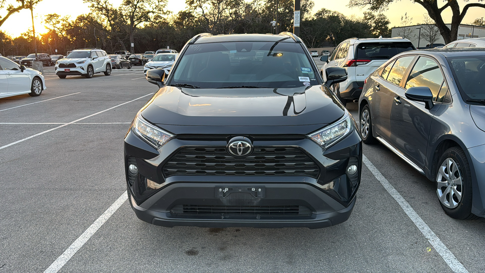 2021 Toyota RAV4 XLE 2