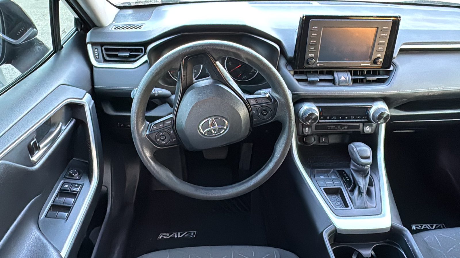 2021 Toyota RAV4 XLE 10