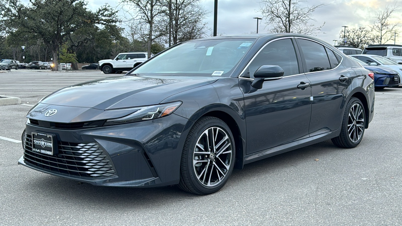 2025 Toyota Camry XLE 3