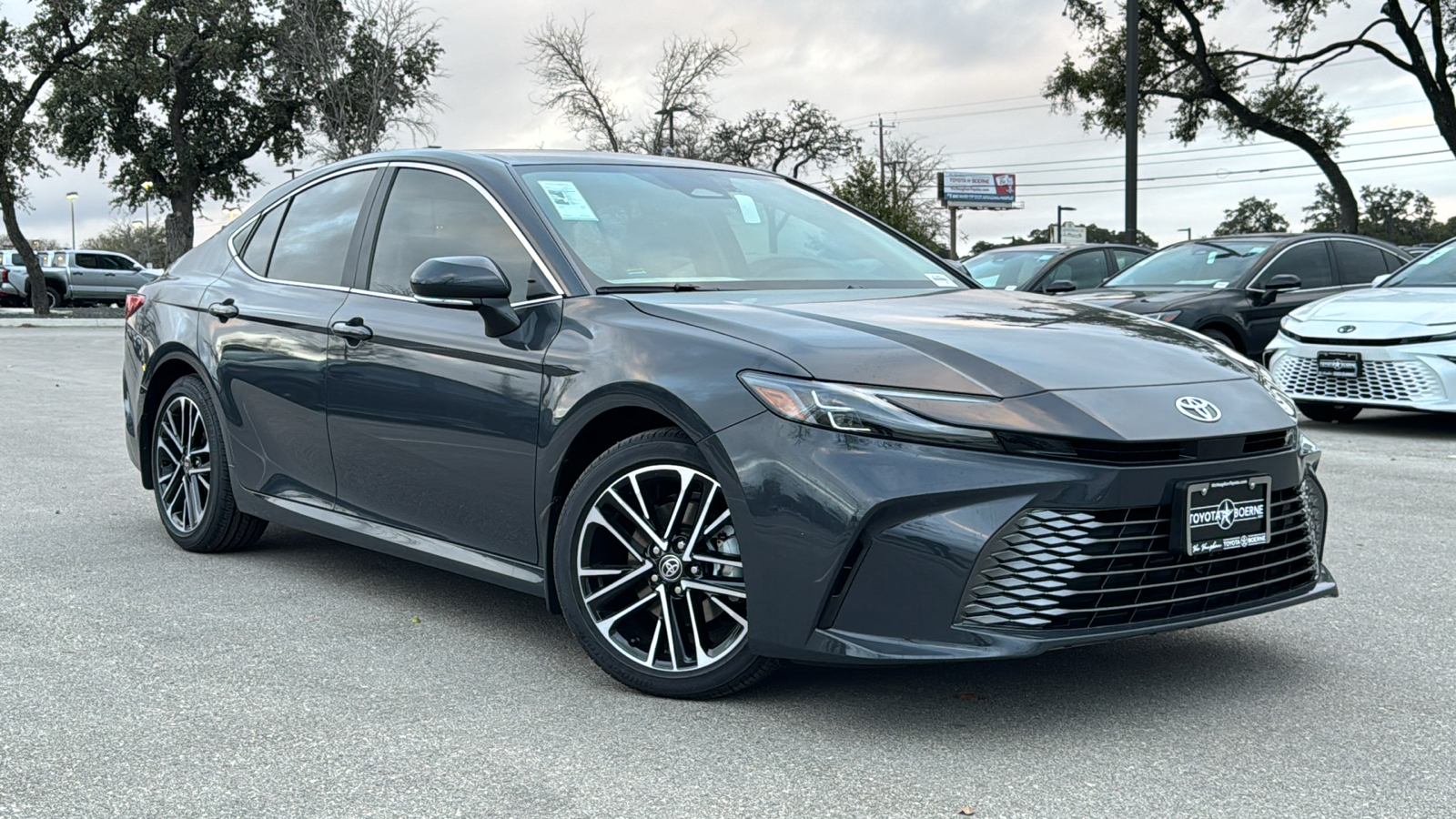 2025 Toyota Camry XLE 24