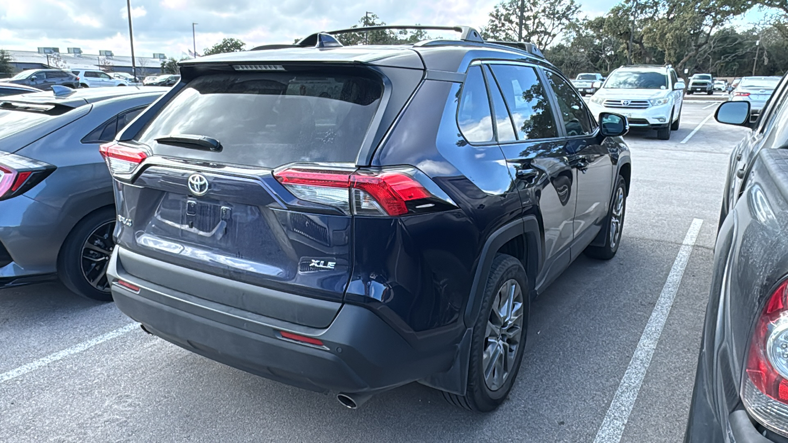 2024 Toyota RAV4 XLE Premium 6