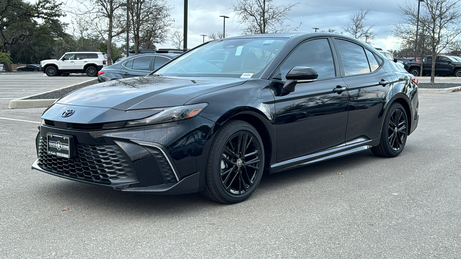 2025 Toyota Camry SE 3