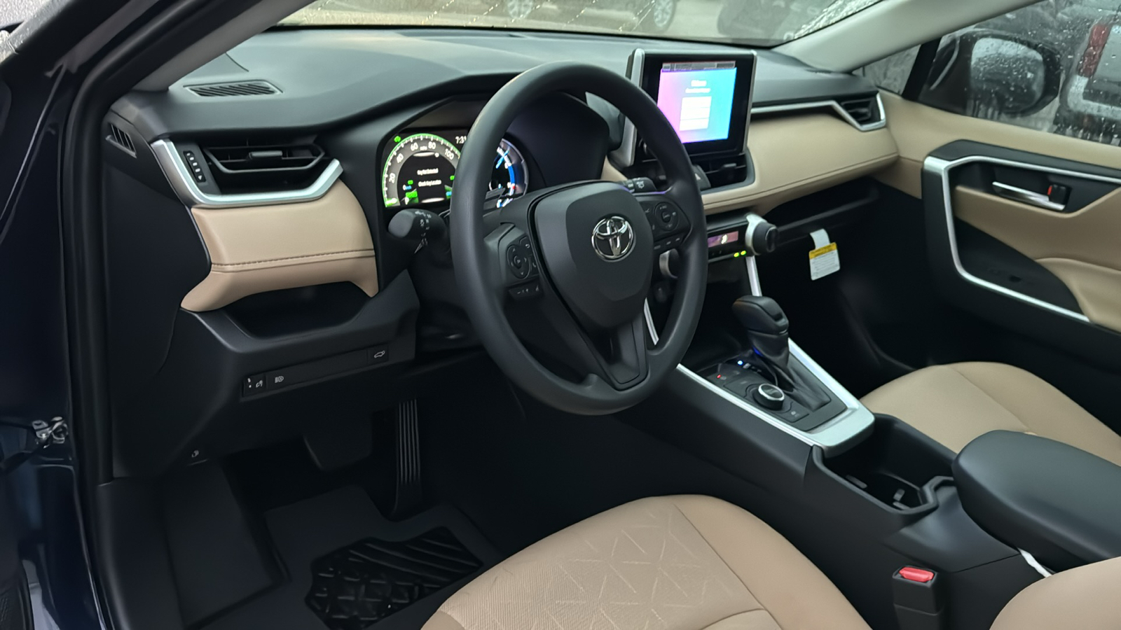 2025 Toyota RAV4 Hybrid XLE 12