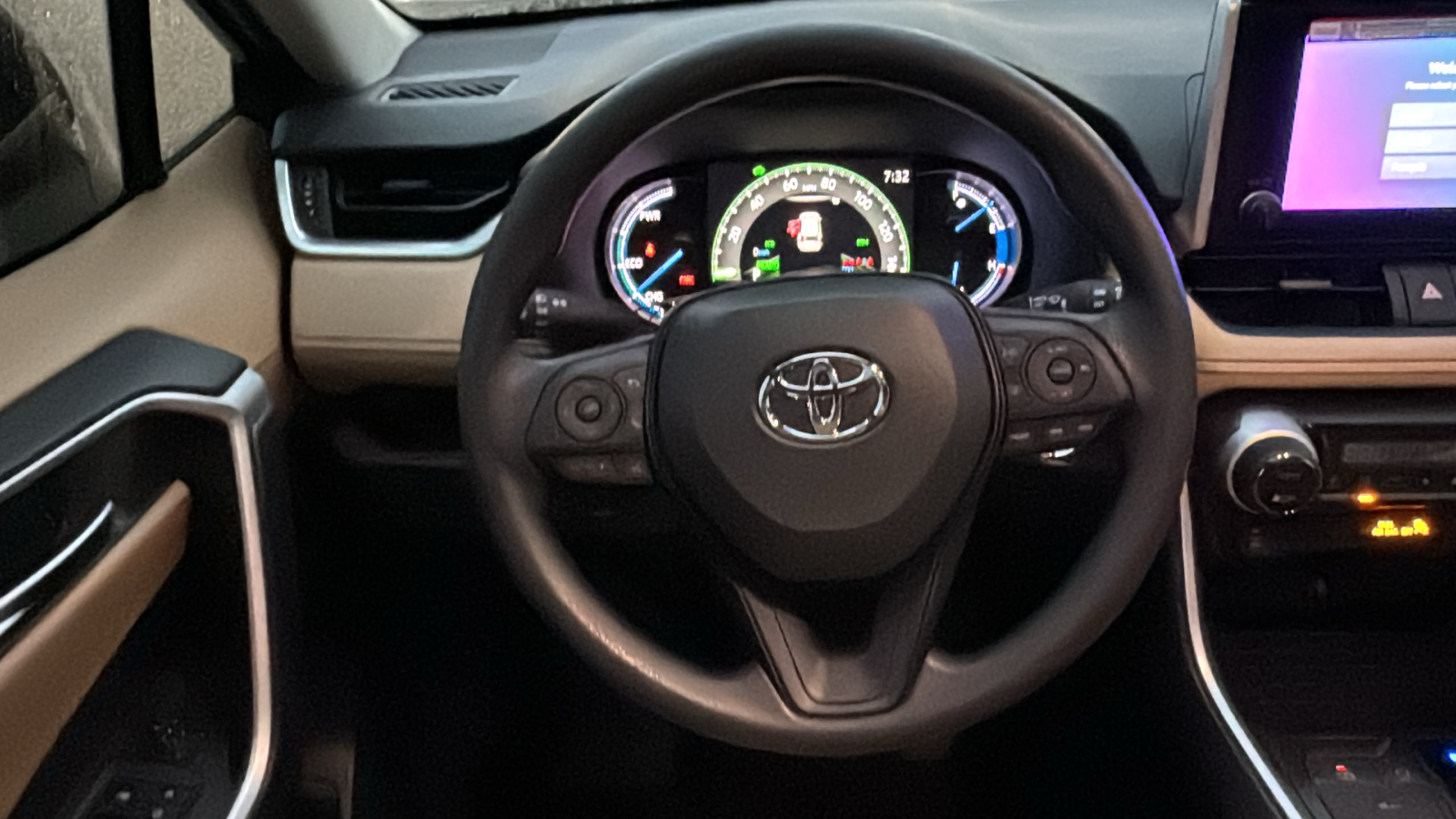 2025 Toyota RAV4 Hybrid XLE 17