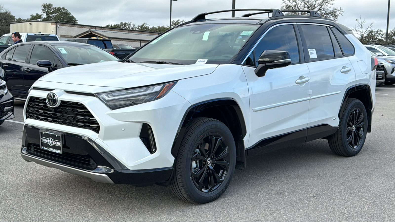 2025 Toyota RAV4 Hybrid XSE 3