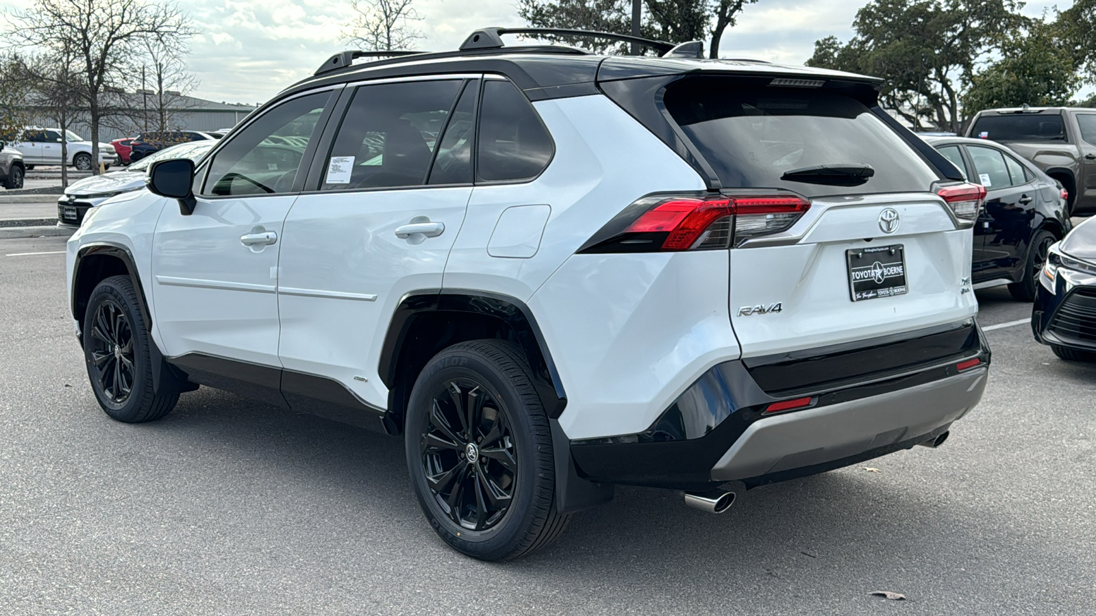 2025 Toyota RAV4 Hybrid XSE 5