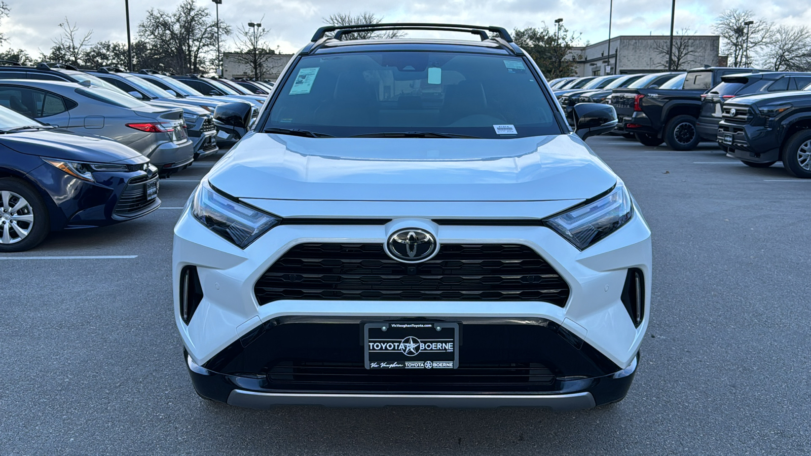 2025 Toyota RAV4 Hybrid XSE 2