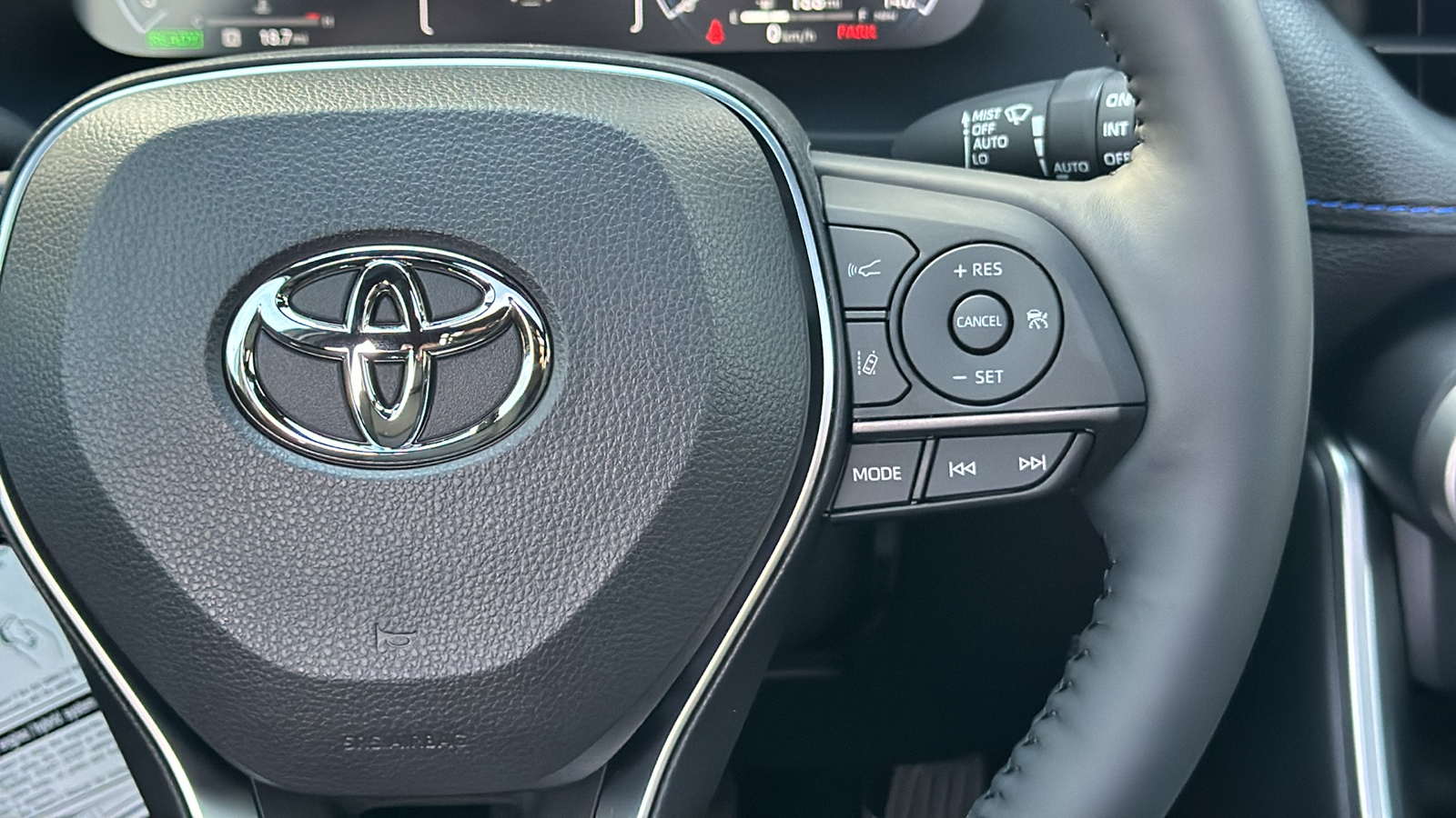 2025 Toyota RAV4 Hybrid XSE 20