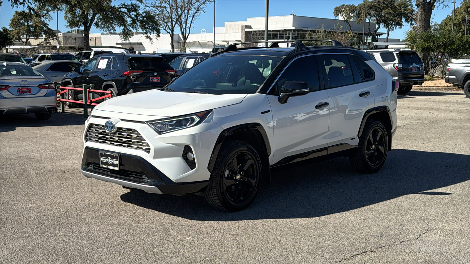 2021 Toyota RAV4 Hybrid XSE 3