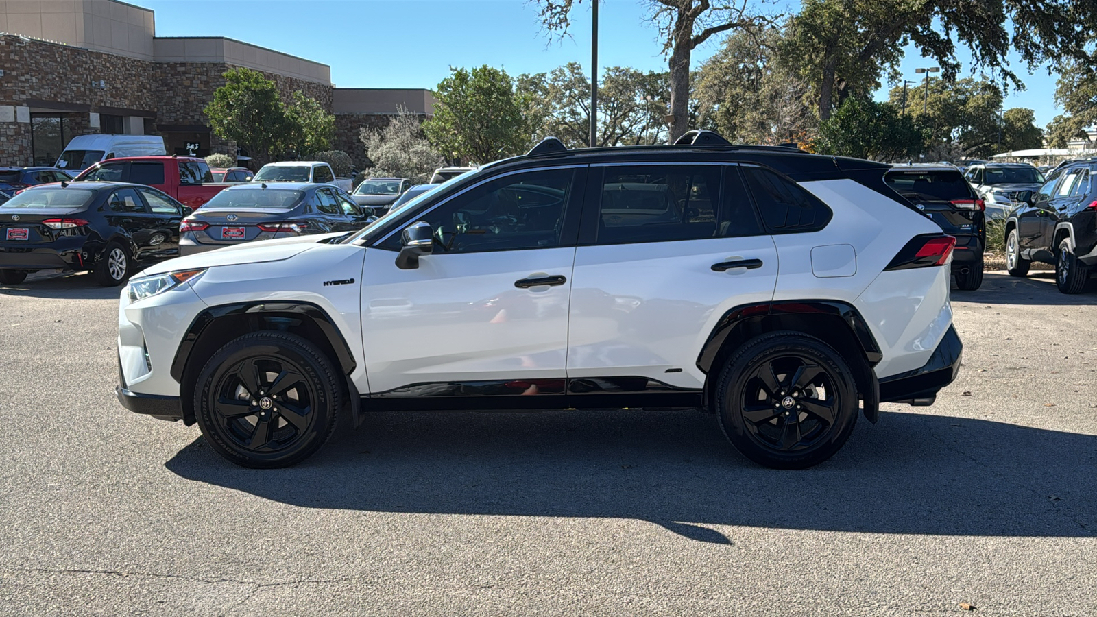 2021 Toyota RAV4 Hybrid XSE 4