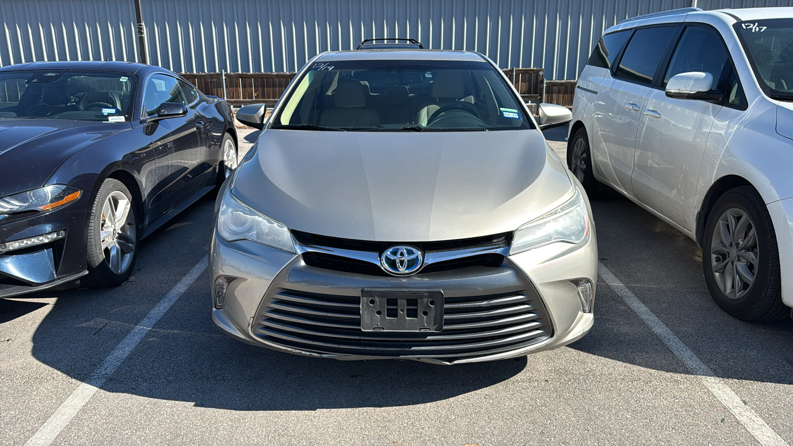 2016 Toyota Camry Hybrid XLE 2