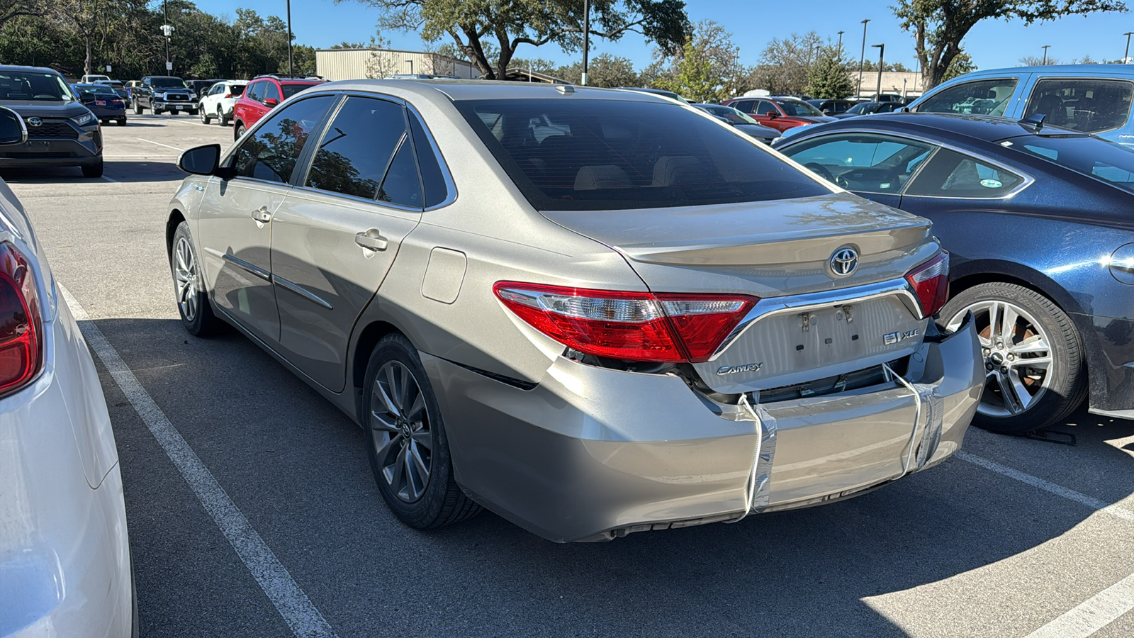 2016 Toyota Camry Hybrid XLE 4