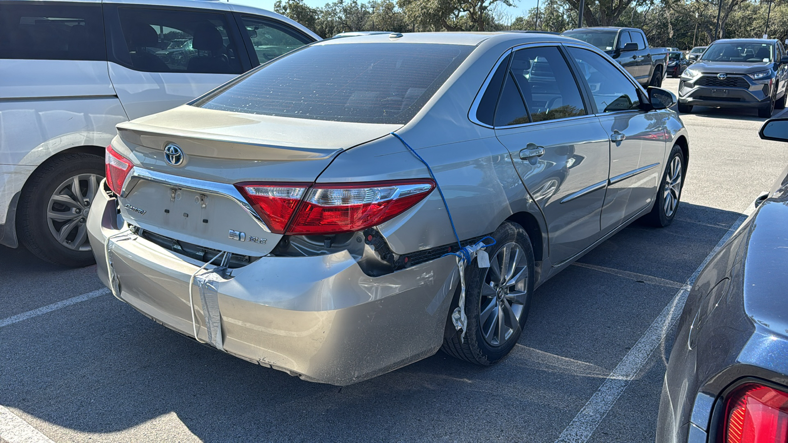 2016 Toyota Camry Hybrid XLE 6