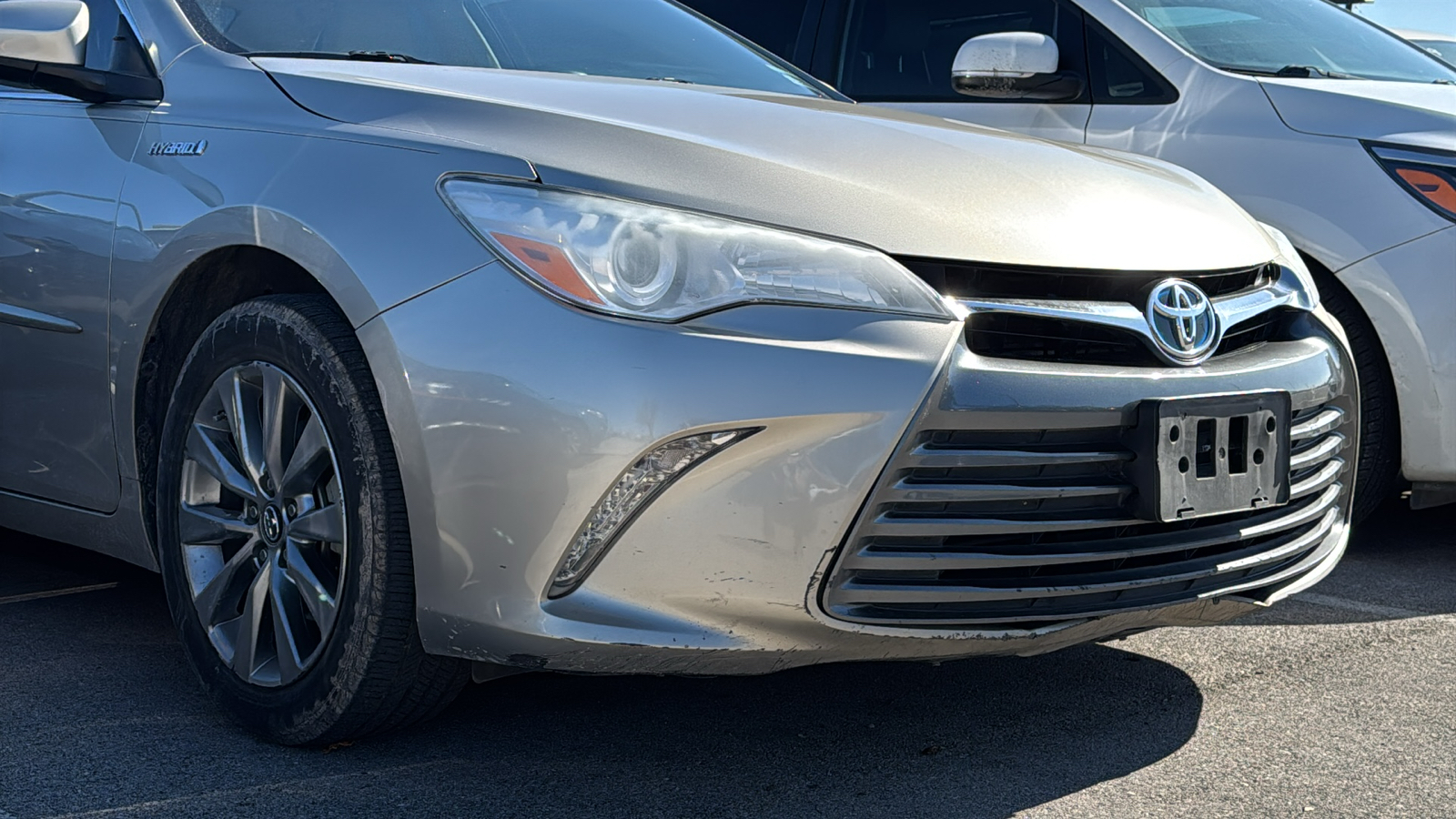 2016 Toyota Camry Hybrid XLE 9