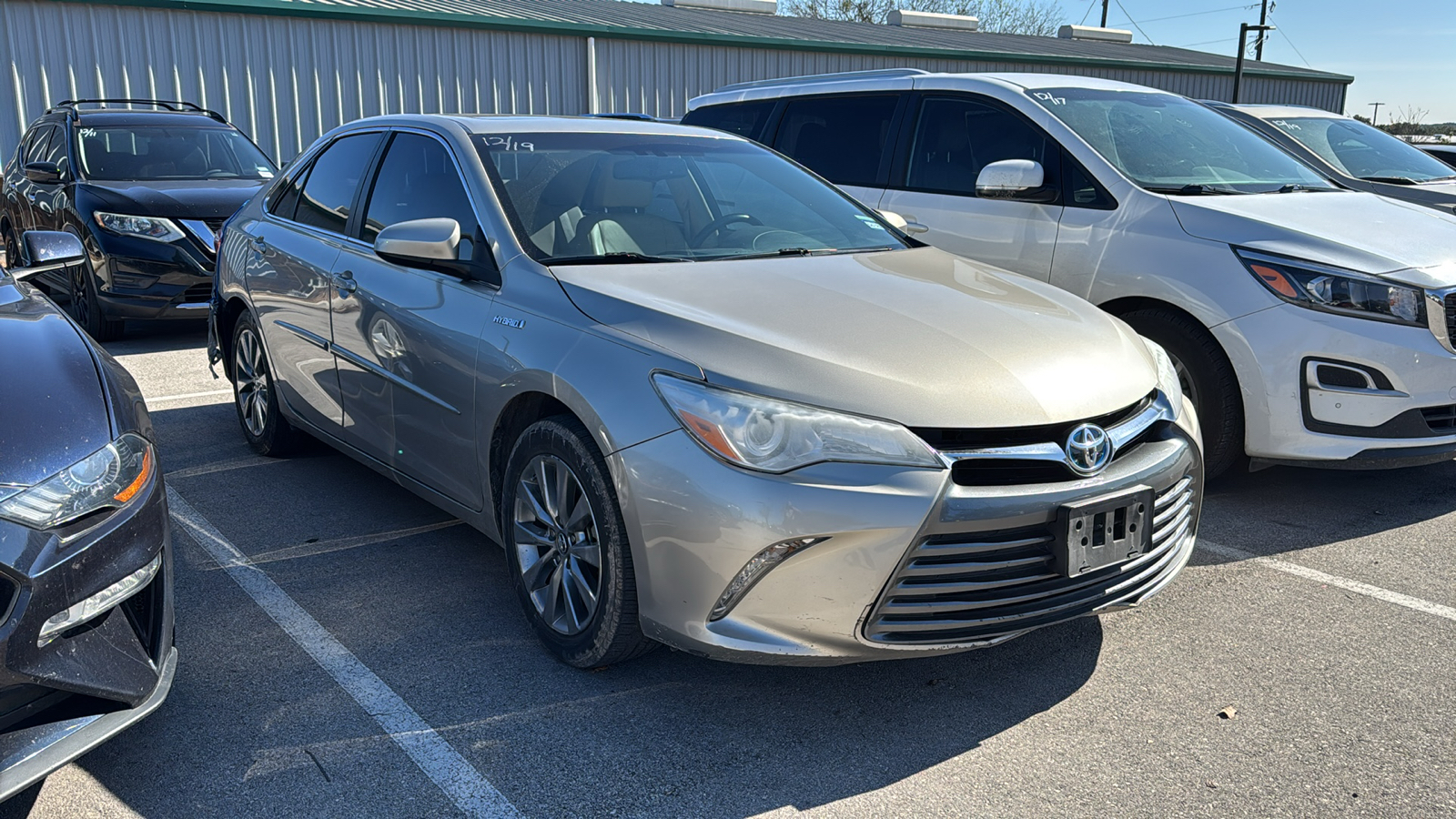 2016 Toyota Camry Hybrid XLE 11