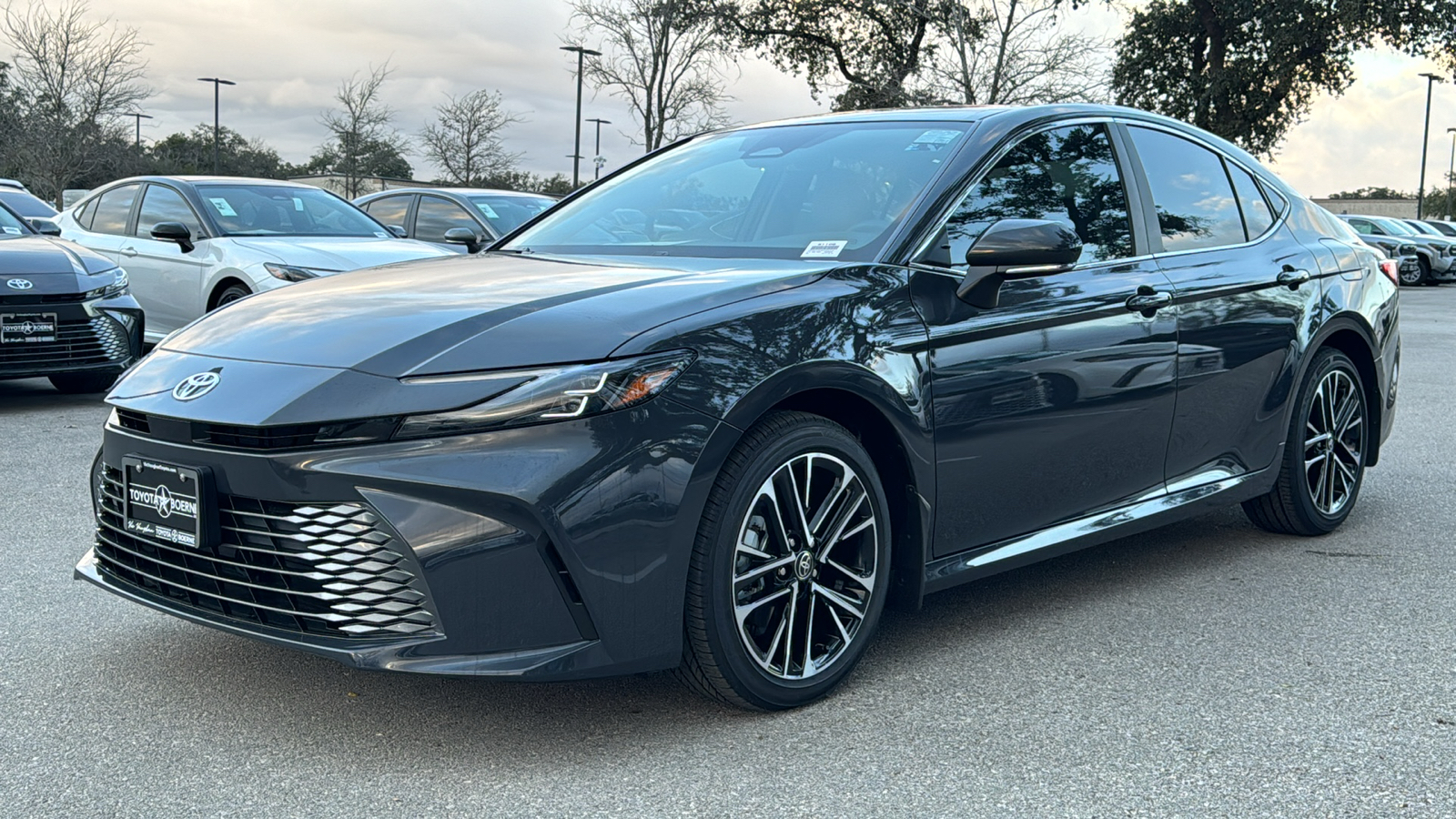 2025 Toyota Camry XLE 3