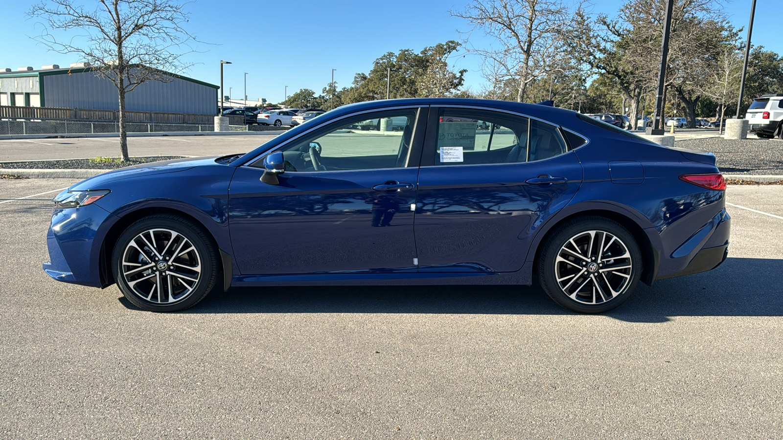 2025 Toyota Camry XLE 4