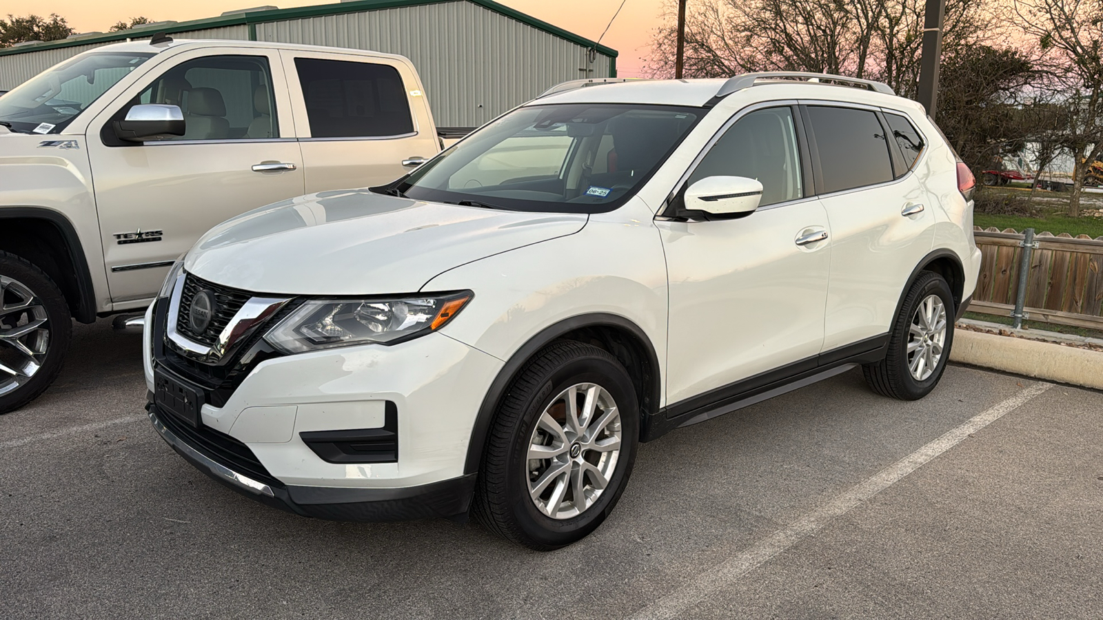 2019 Nissan Rogue SV 3