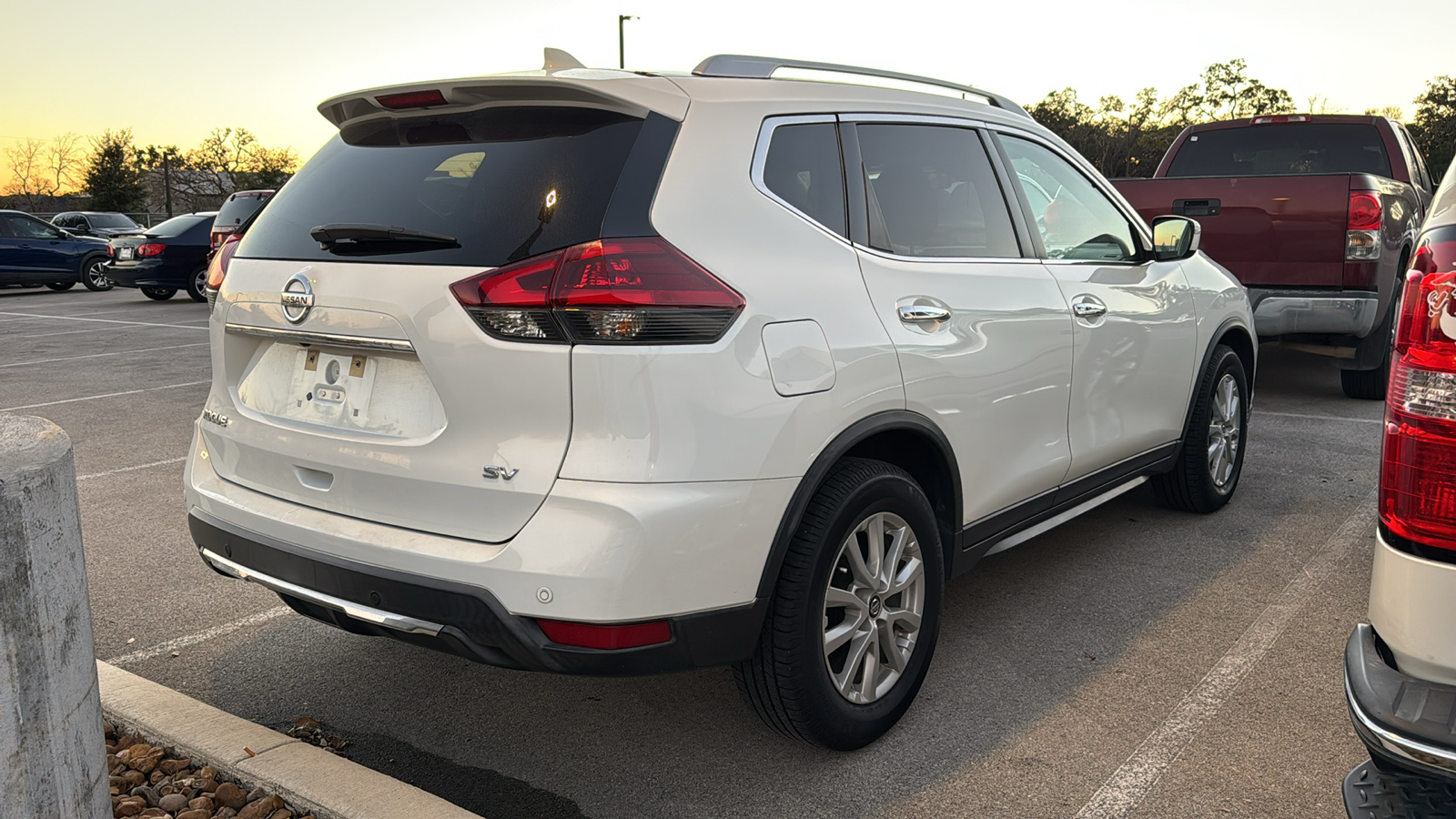 2019 Nissan Rogue SV 6