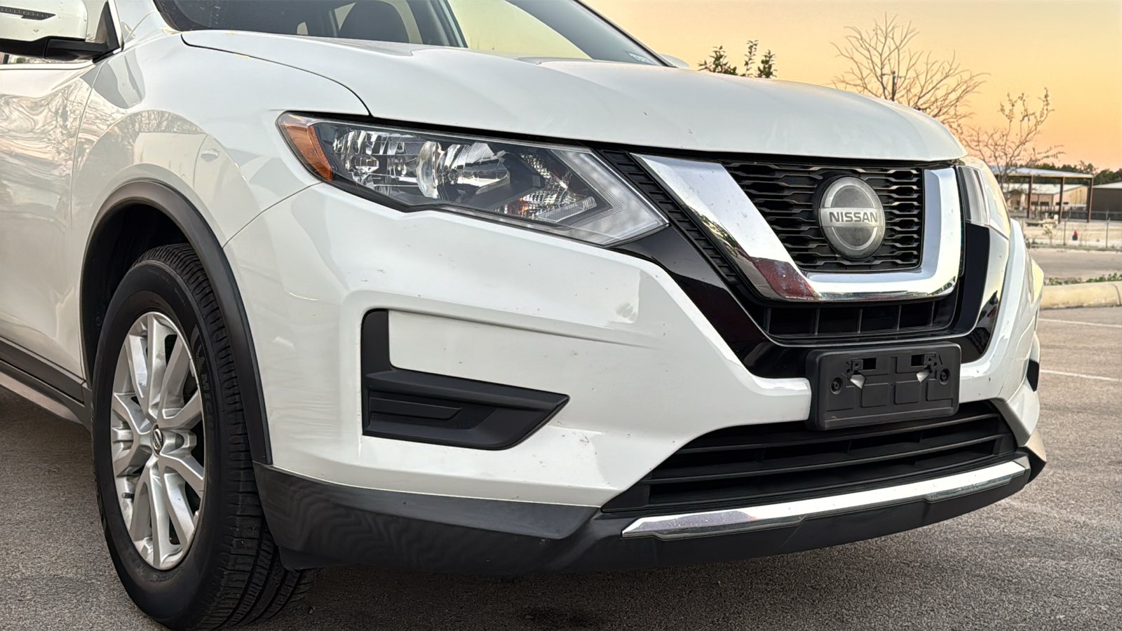 2019 Nissan Rogue SV 9