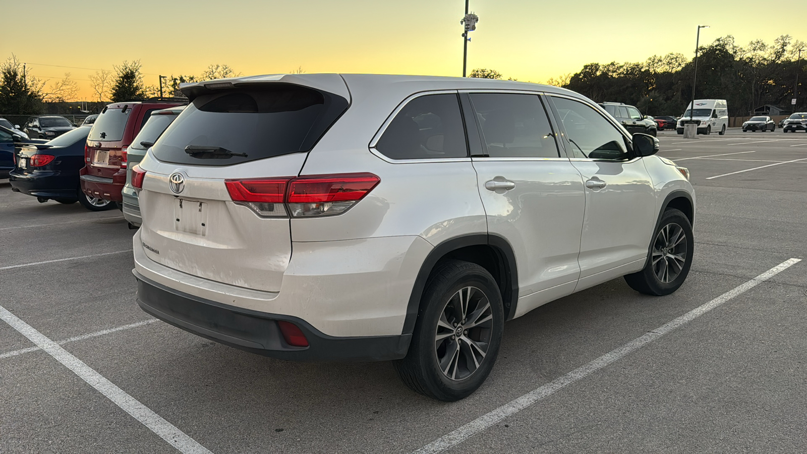 2018 Toyota Highlander LE 6