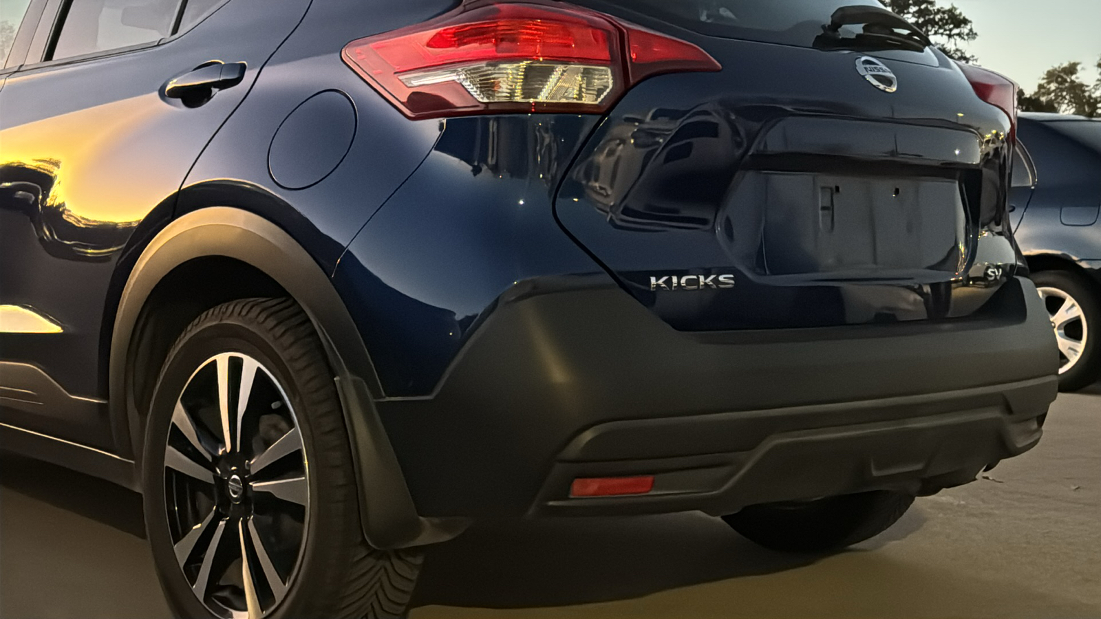 2019 Nissan Kicks SV 8