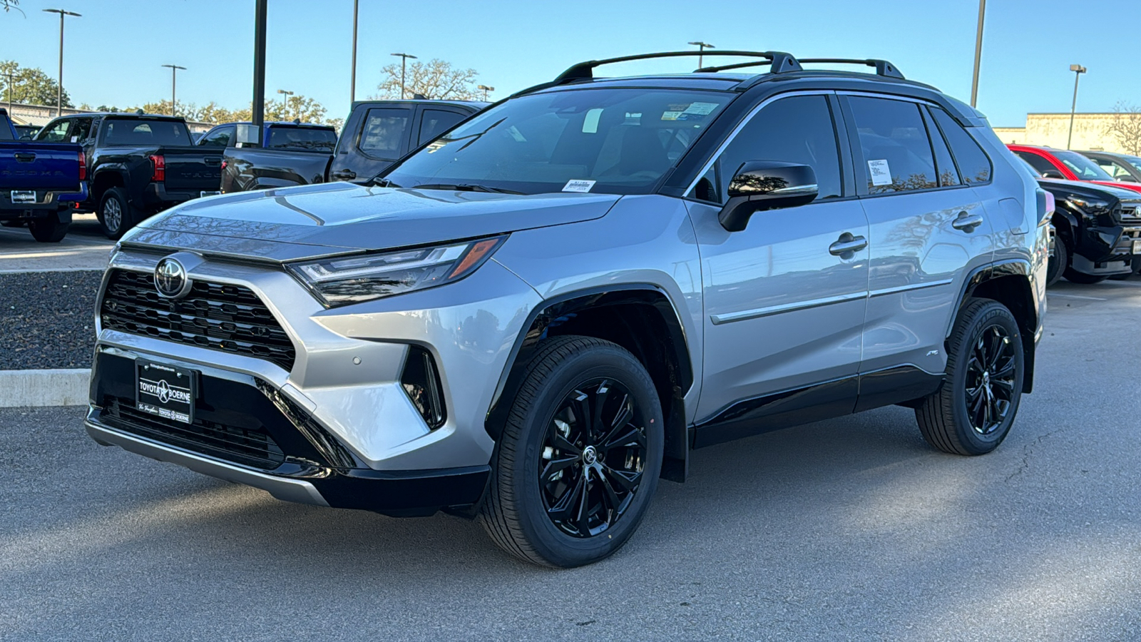 2025 Toyota RAV4 Hybrid XSE 3