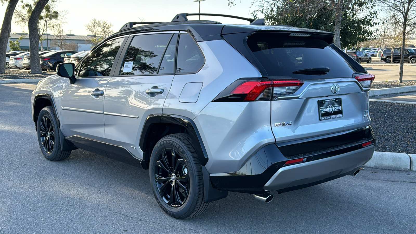 2025 Toyota RAV4 Hybrid XSE 5