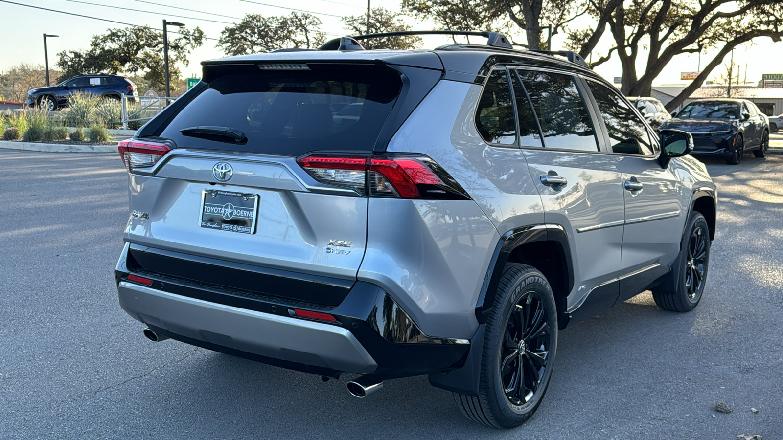 2025 Toyota RAV4 Hybrid XSE 7