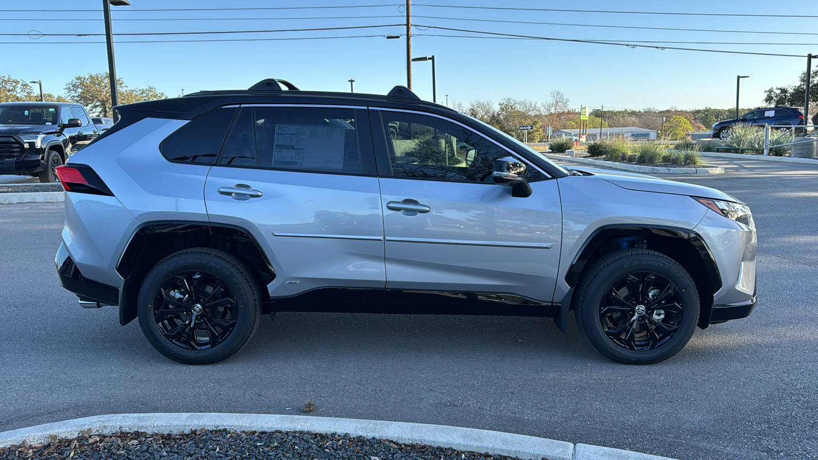 2025 Toyota RAV4 Hybrid XSE 8