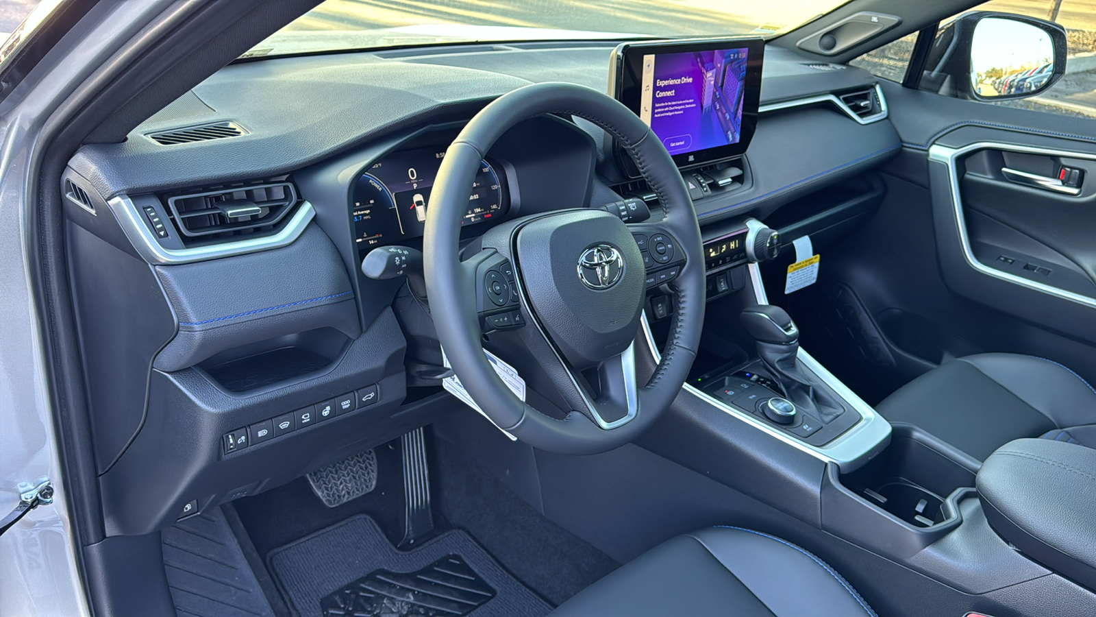 2025 Toyota RAV4 Hybrid XSE 12