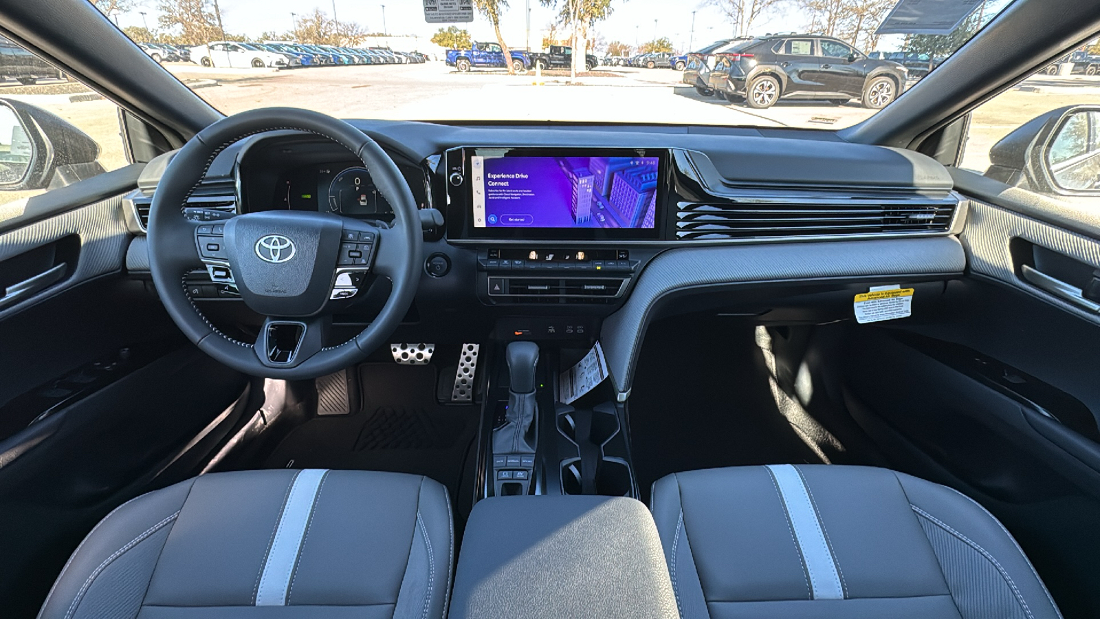 2025 Toyota Camry SE 16