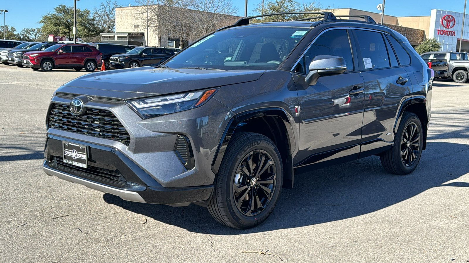 2025 Toyota RAV4 Hybrid SE 3