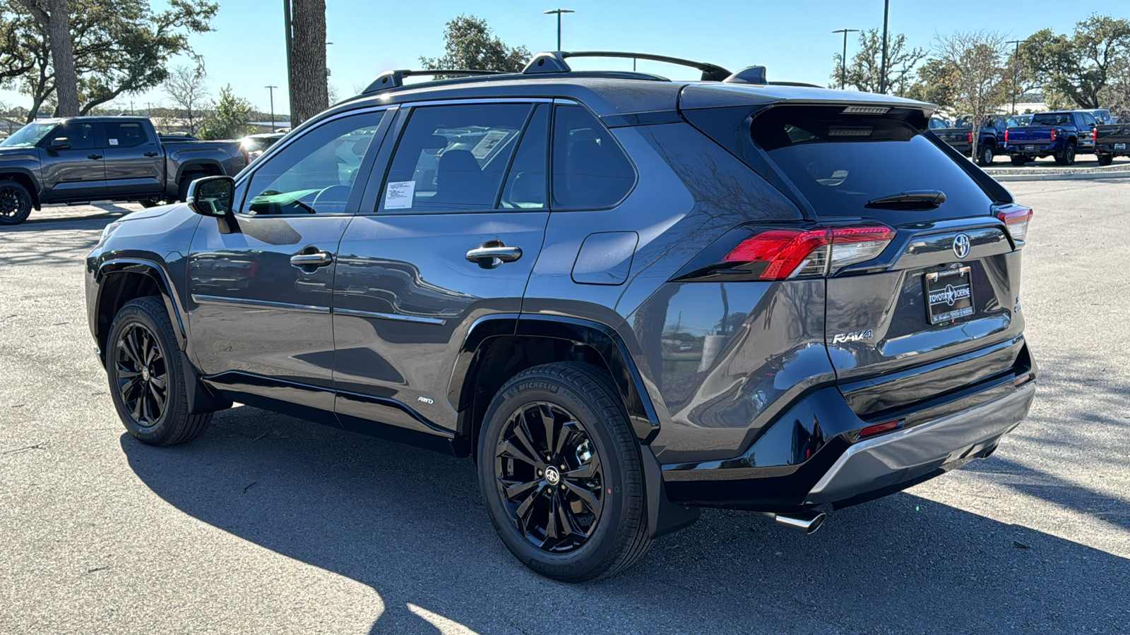 2025 Toyota RAV4 Hybrid SE 5