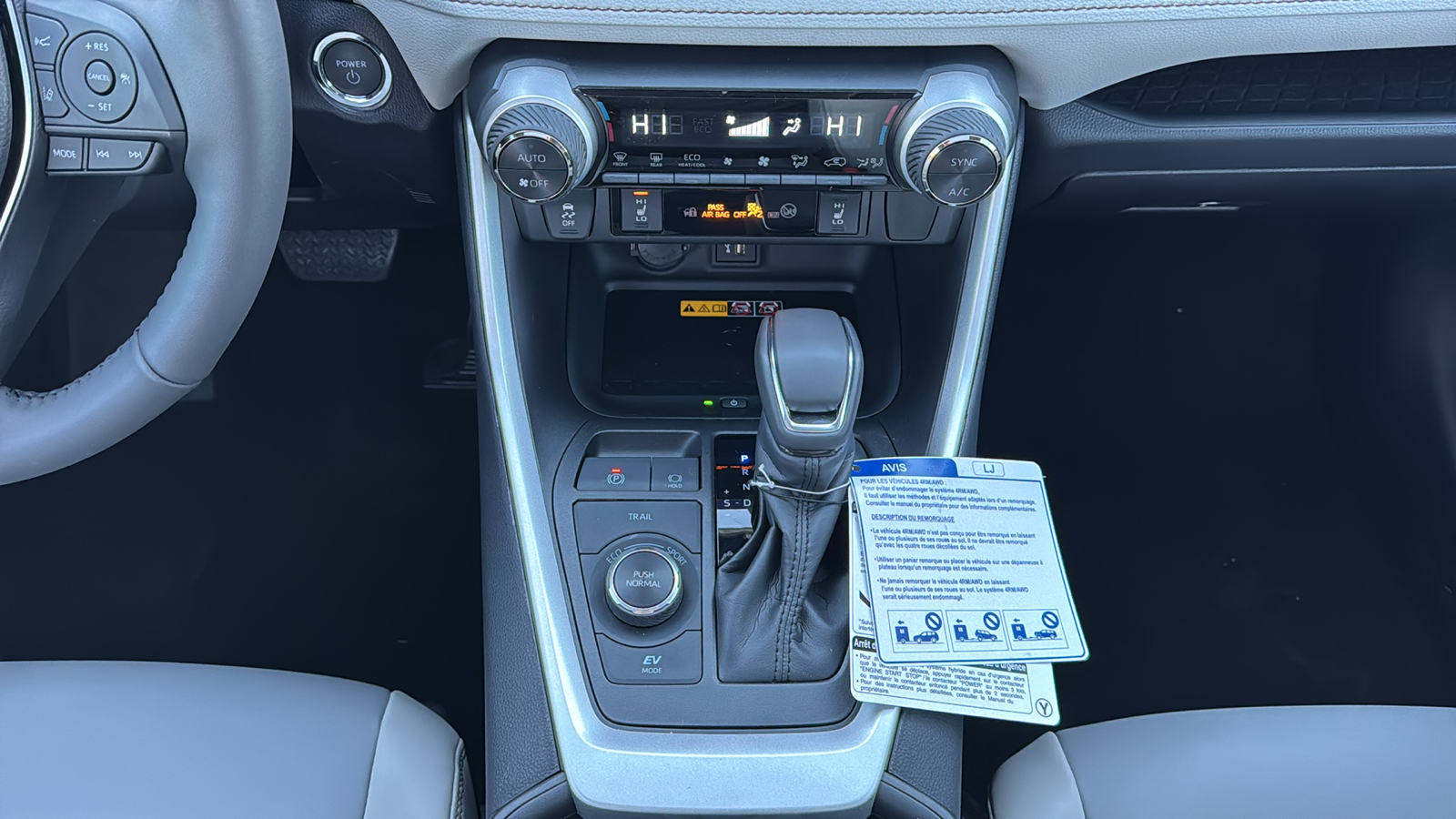 2025 Toyota RAV4 Hybrid XLE Premium 22