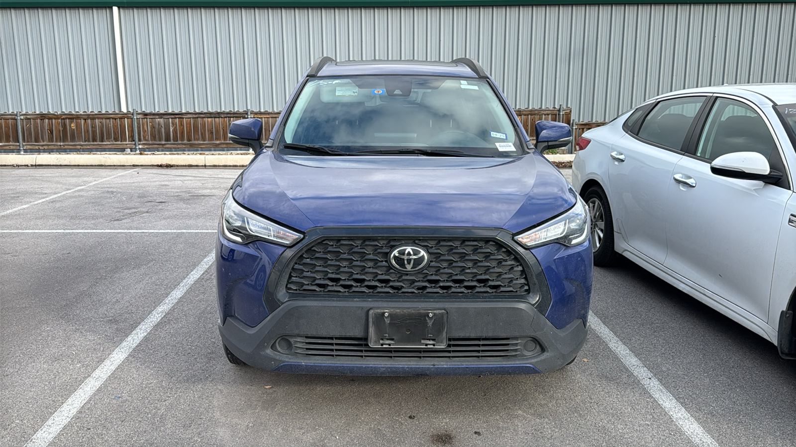 2022 Toyota Corolla Cross LE 2