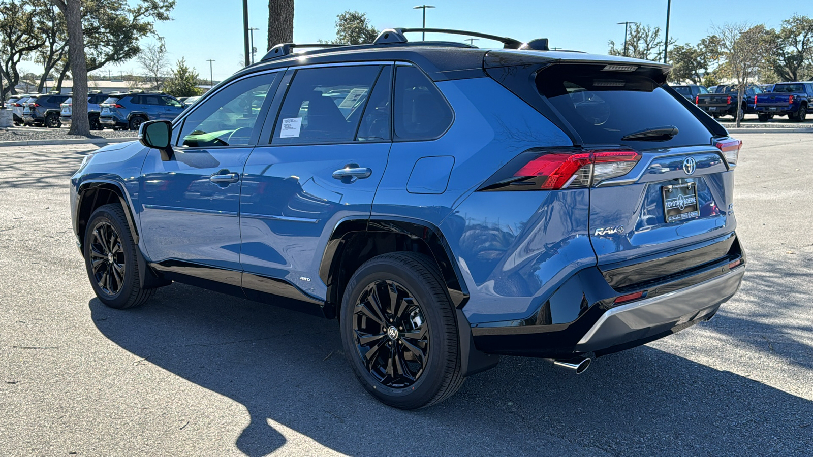 2025 Toyota RAV4 Hybrid XSE 5