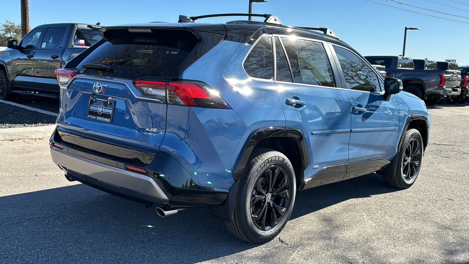 2025 Toyota RAV4 Hybrid XSE 7