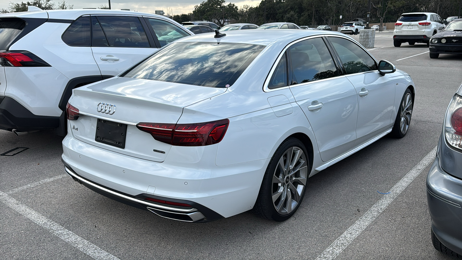 2022 Audi A4 45 S line Premium Plus 6