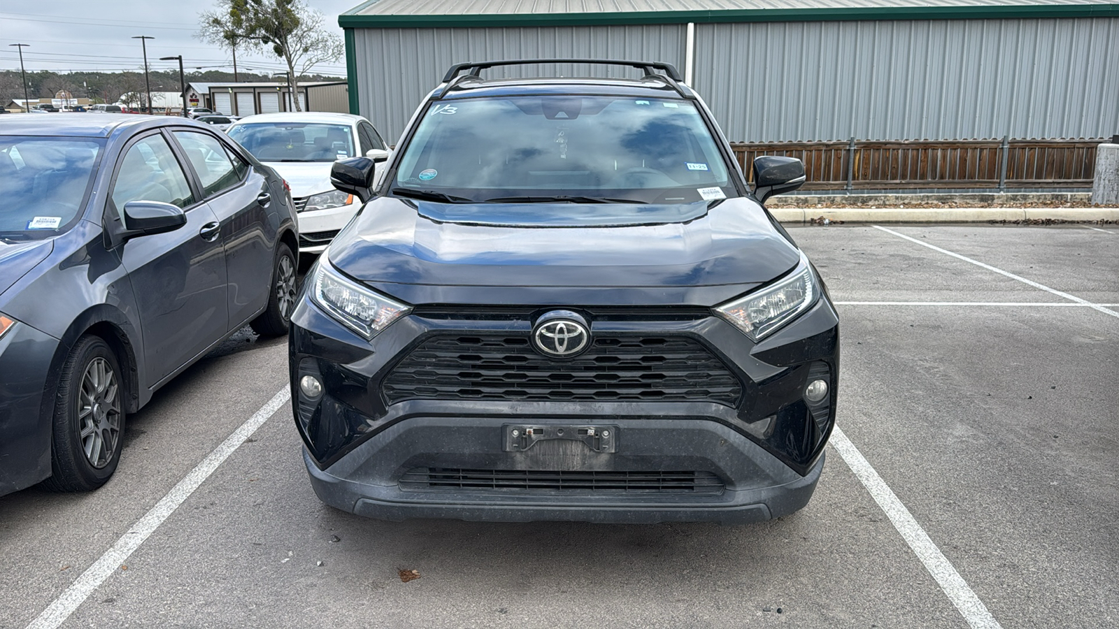 2021 Toyota RAV4 XLE 2